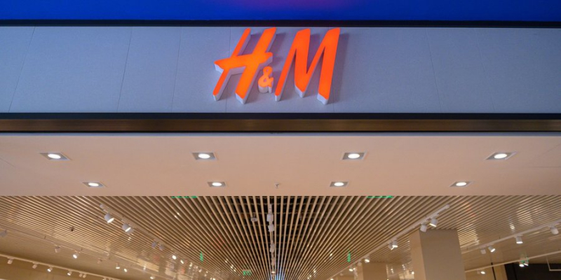 Де вже працюють магазини. H&M відновив роботу в Україні