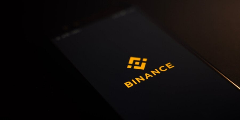 Криптобіржа Binance зупиняла виведення біткоїнів через великі обсяги