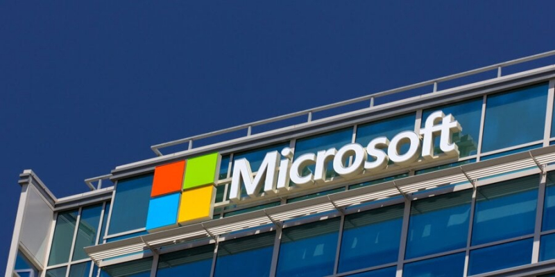 Microsoft заморозить підвищення зарплат працівників цього року. Економлять на людях, щоб вкластися в ШІ