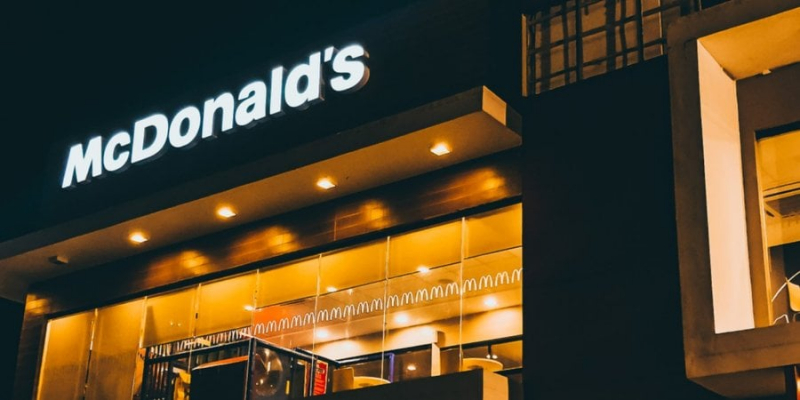 Не так сталося, як гадалося. McDonald’s планував повернутися до РФ, коли продавав свій бізнес