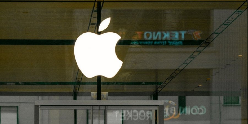 Тріумф тривав недовго. Apple прикрила лазівку, що надала Android-користувачам прямий доступ до технології iMessage